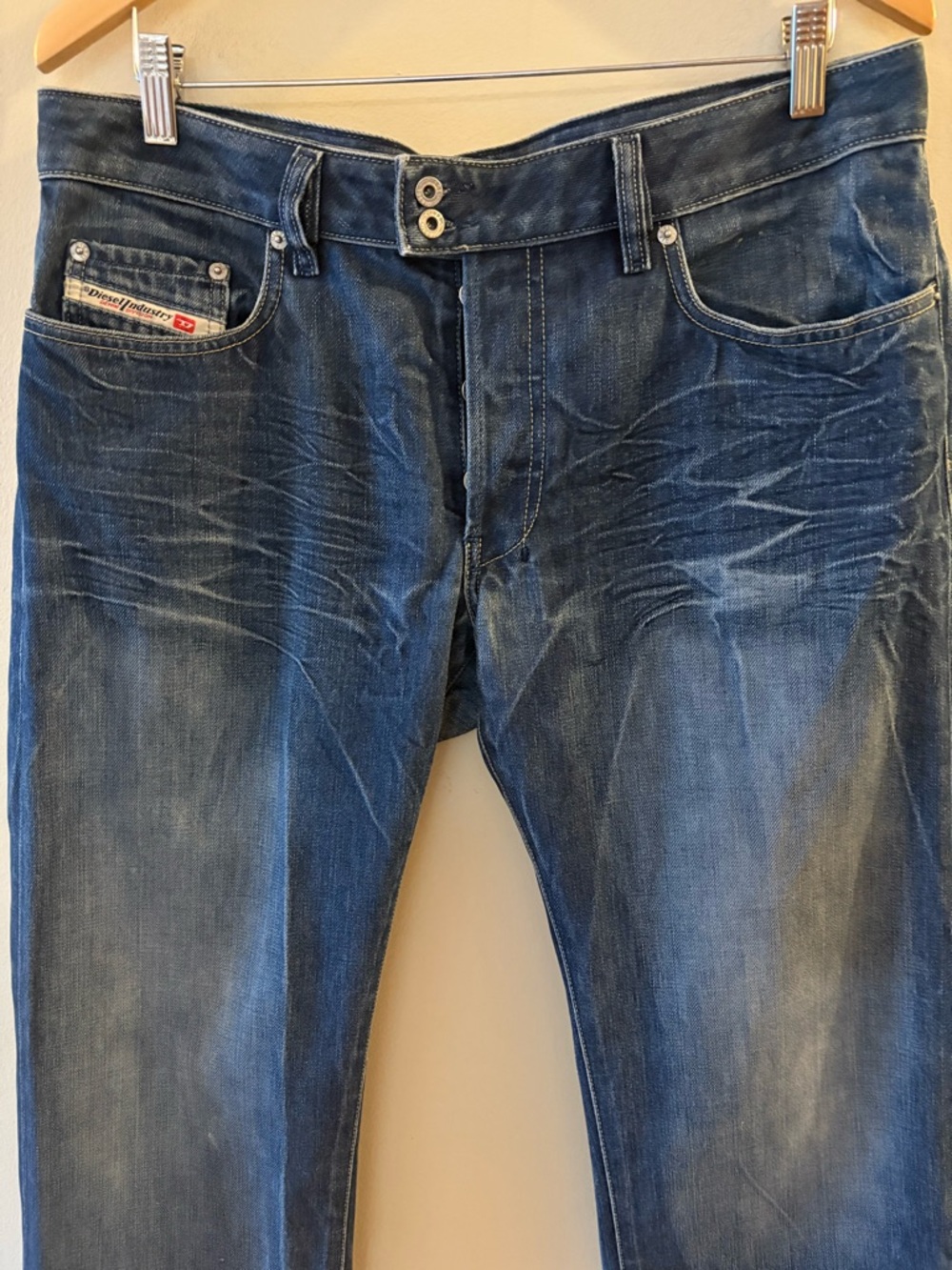 Diesel Men’s vintage, Y2K, Straight-Leg Distressed Dark Blue Jeans, Sz 34.